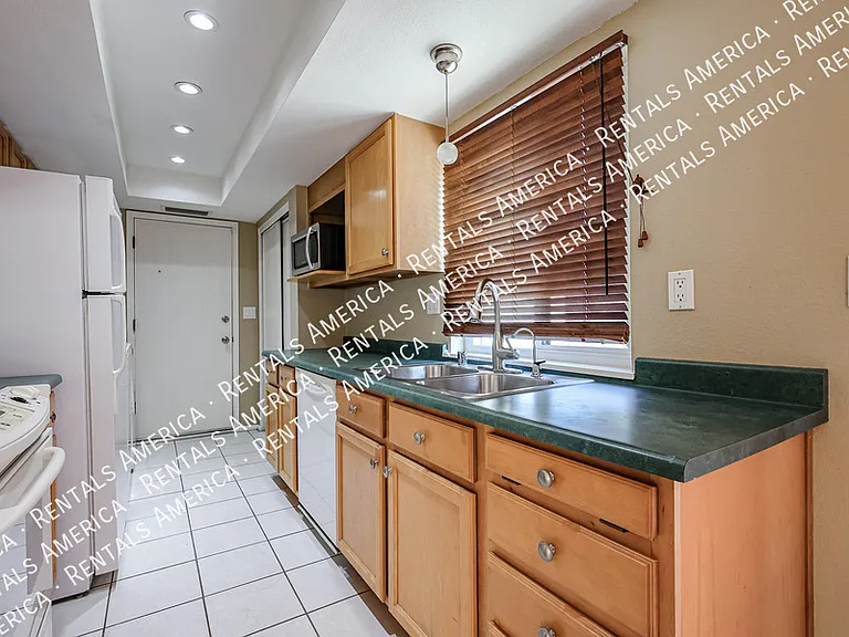 4809 E Euclid Ave #1 — Photo 10