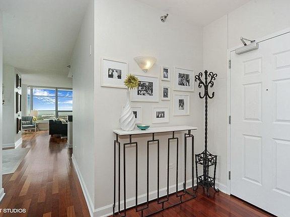 2nd image of 1600 S Prairie Ave #P53