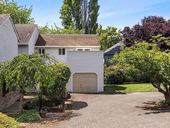 4th image of 1281 NW Weybridge Way