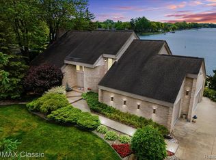 3937 E Commerce Rd, Commerce Township, MI 48382