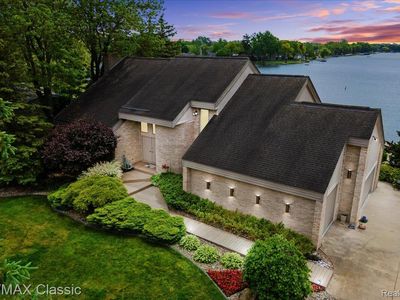 3937 E Commerce Rd, Commerce Township, MI, 48382