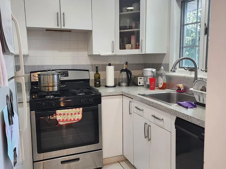 492 Dorchester Rd — Photo 4