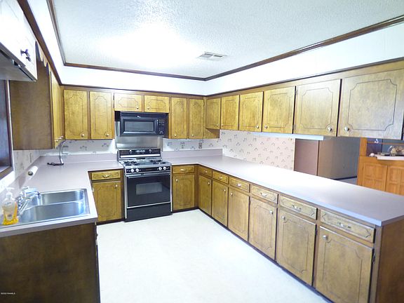 2nd image of 201 Knollwood Dr