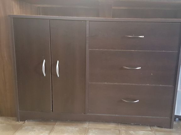 Kitchen storage under island