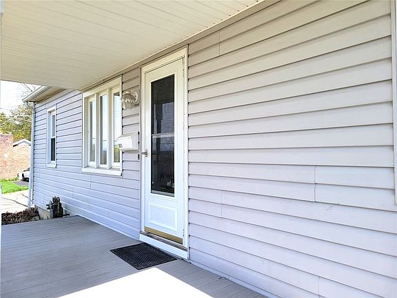 3rd image of 801 Verna Dr