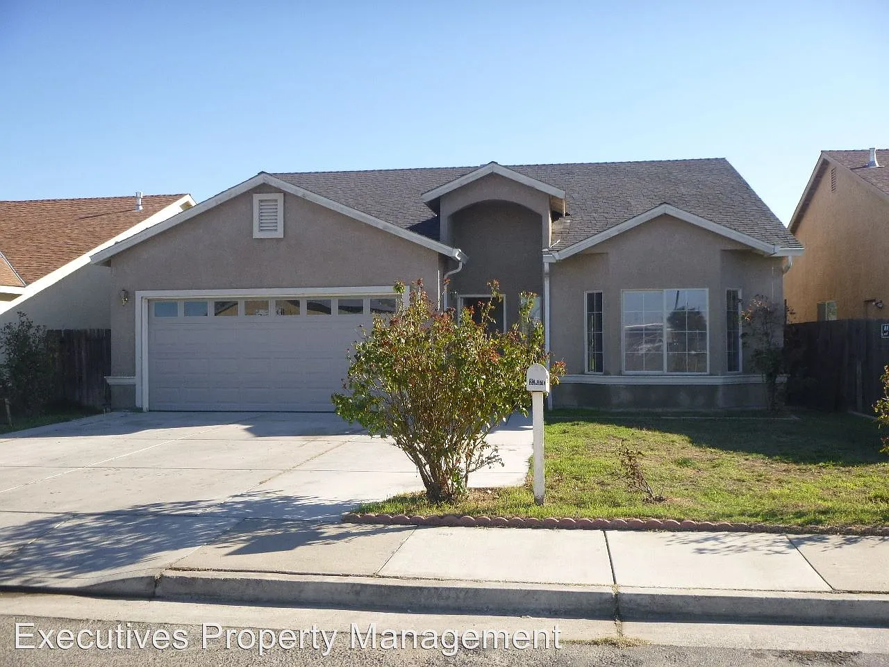 2134 Fern St photo 1