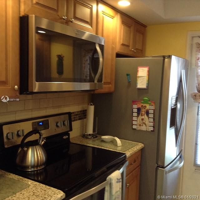 1st image of 700 SE 7th Ave APT 10