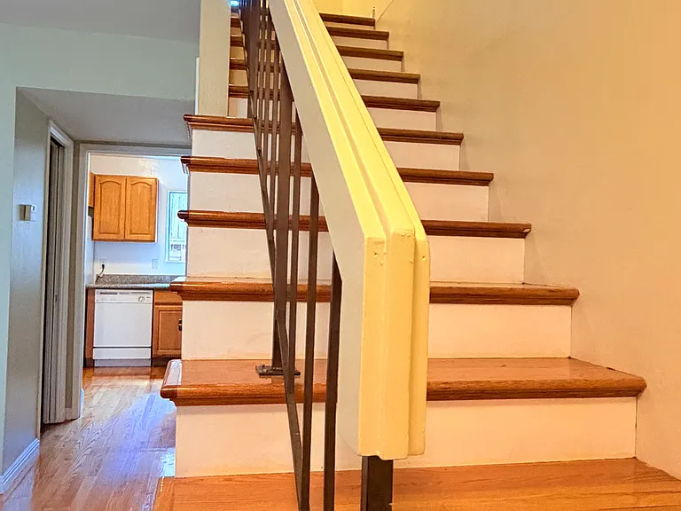 111B Ascot Ct — Photo 15