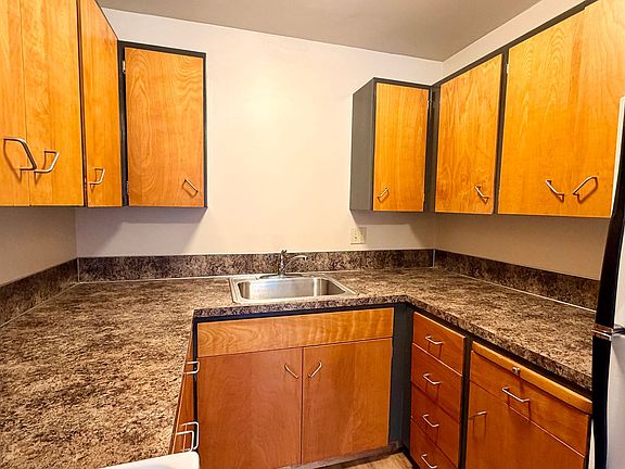 5th image of 3200 NE 140th St APT 11