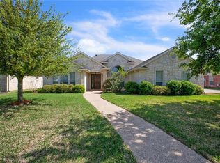 302 Silver Spur Trl, Mc Gregor, TX 76657