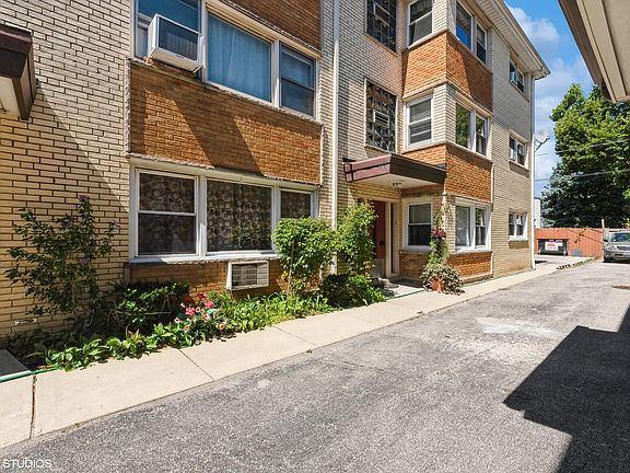 3rd image of 5830 W Lawrence Ave APT 1C