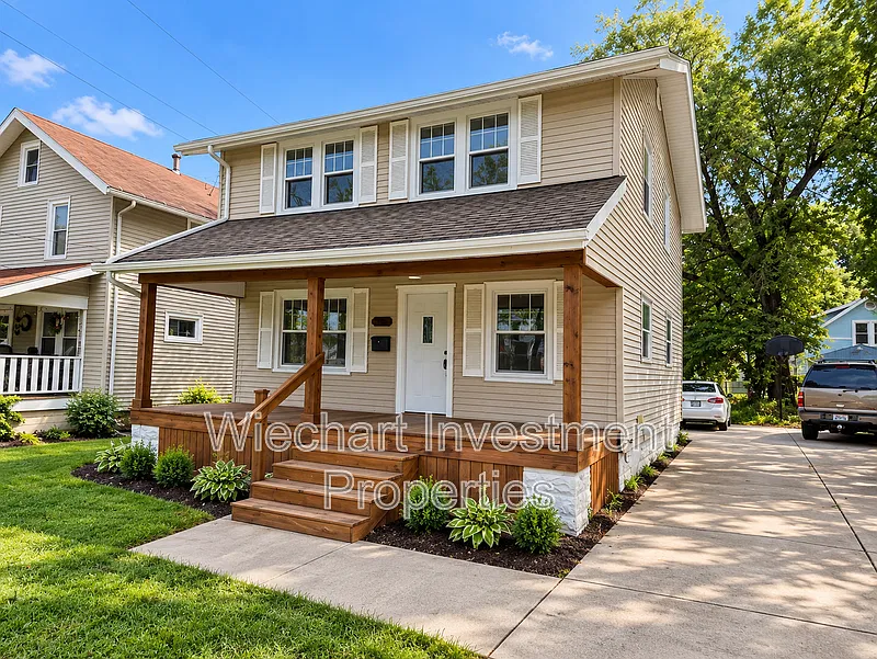 580 W Grand Ave