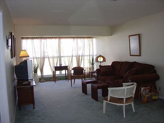 4th image of 1421 NW 20th Ave