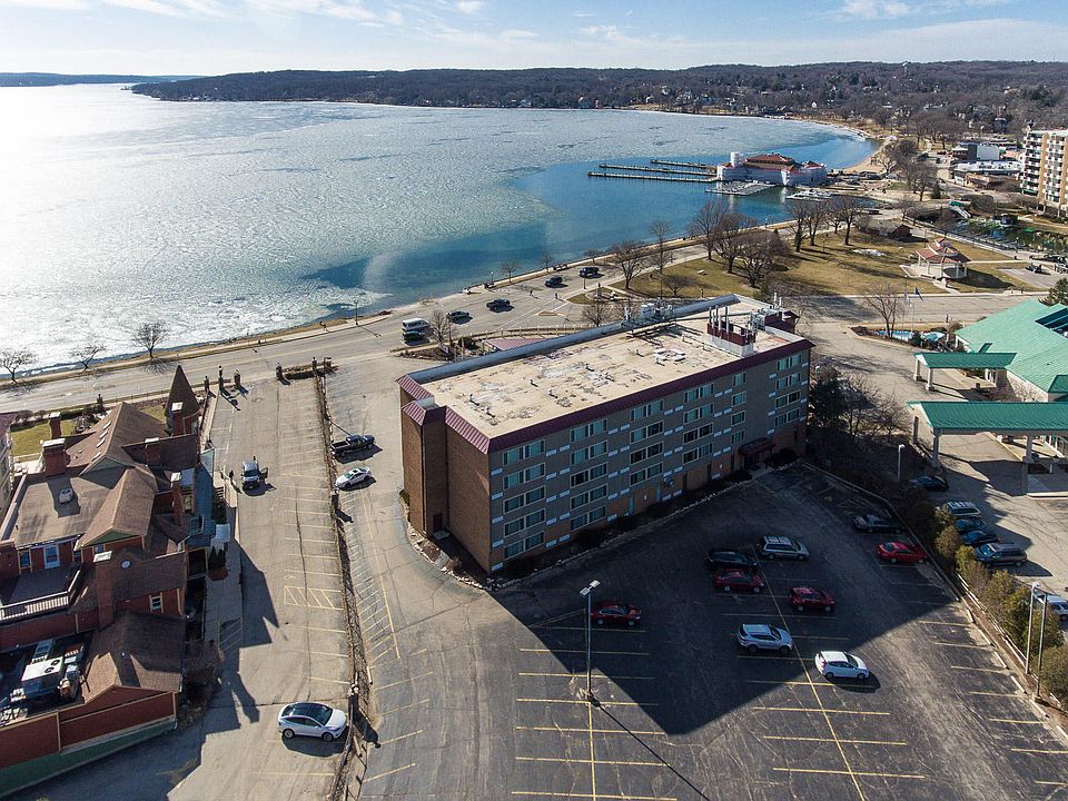 1st image of 300 Wrigley Dr #513