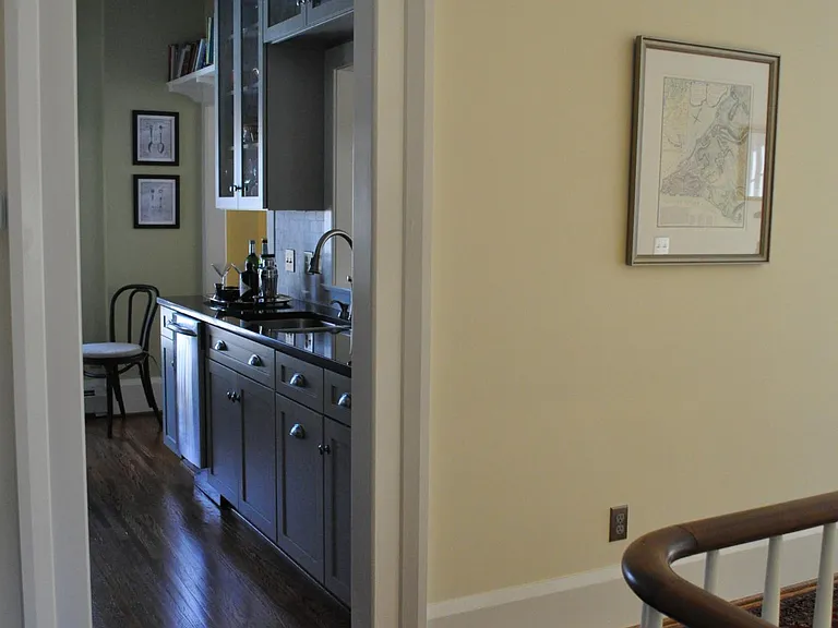 entrance to kitchen
