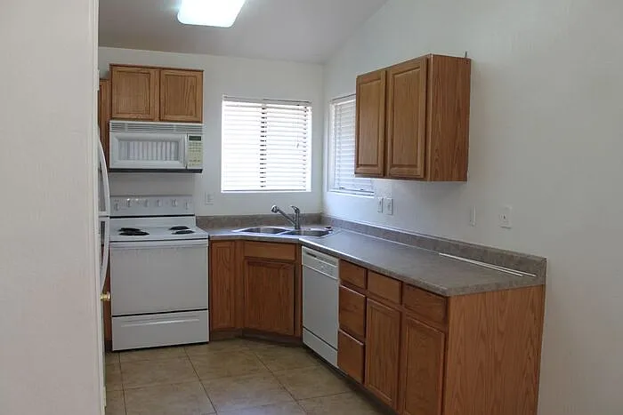 921 S Val Vista Dr #180 — Photo 6
