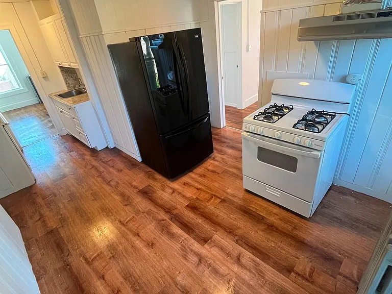 21 Leroy St #4 — Photo 7