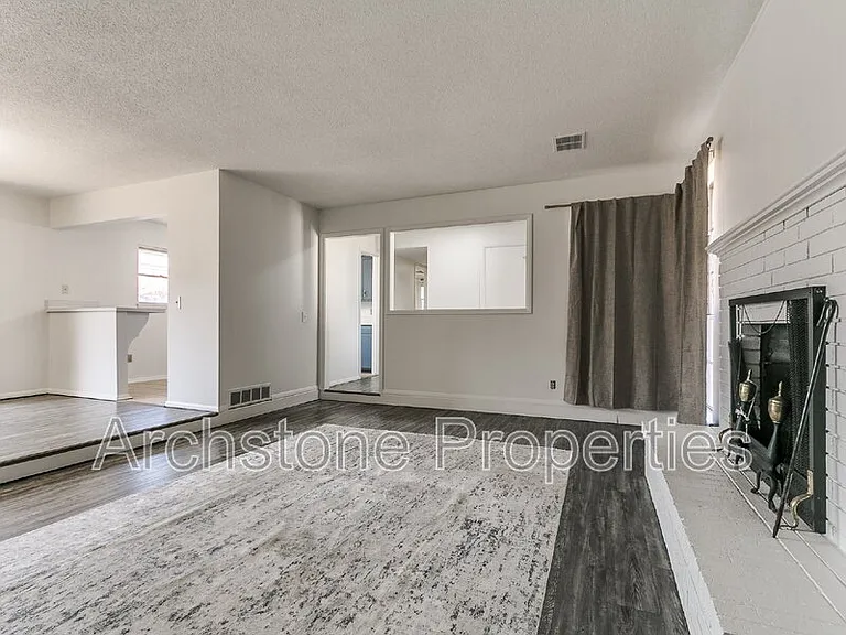 4508 NW 26th St — Photo 11