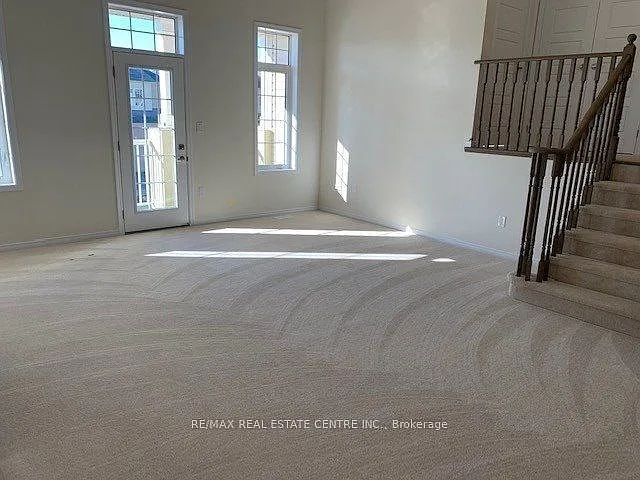 10 Esther Cres — Photo 10