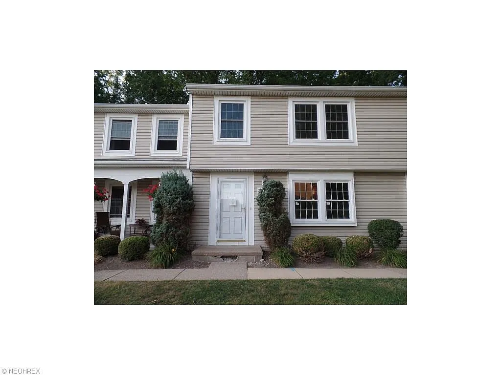 7427 N Chestnut Commons Dr Unit B photo 1