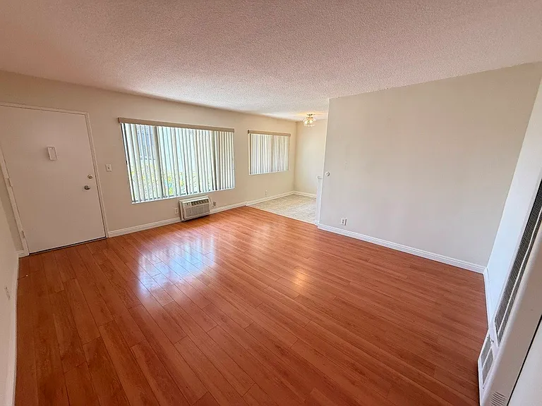 5433 Barton Ave #7 — Photo 27