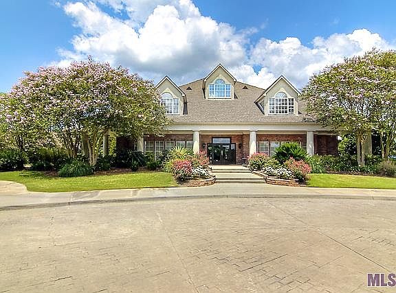 3rd image of 163 Patio Ct