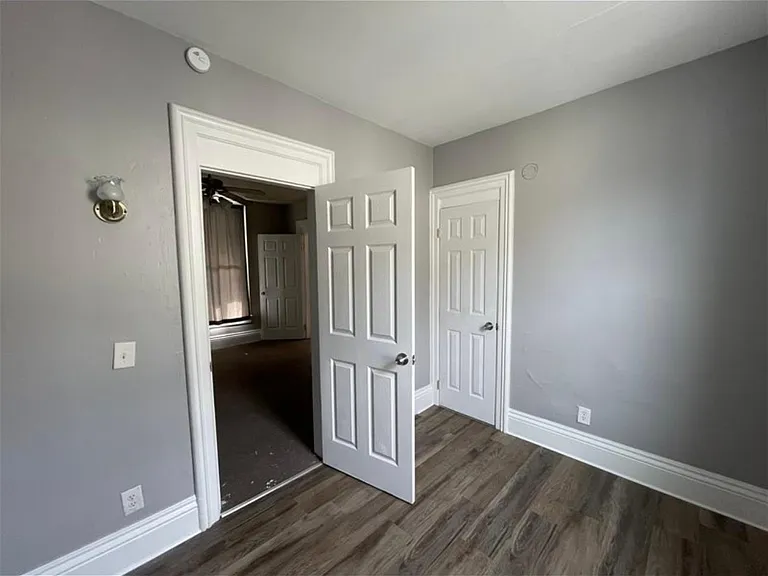 440 E 13th St — Photo 3