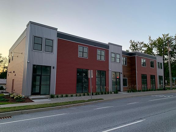 3rd image of 2916 Shelburne Rd #E
