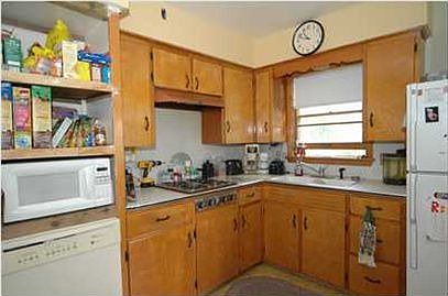 5th image of 1341 Pine Grove St NW