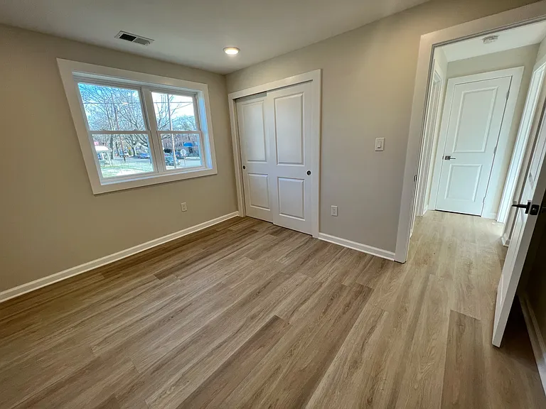 300 59th St NE #3 — Photo 9