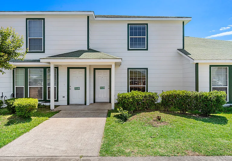 2114 Saint Lucia Calle — Photo 4