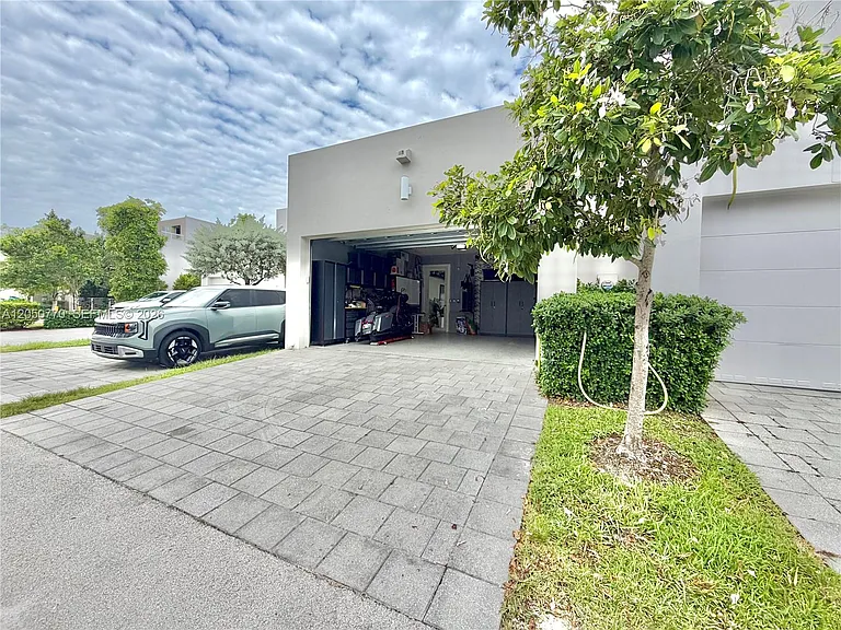 6415 NW 105th Ct #6415 — Photo 15