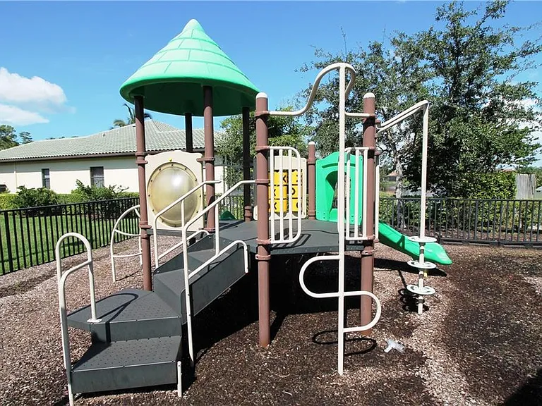 7302 Acorn Way — Photo 39