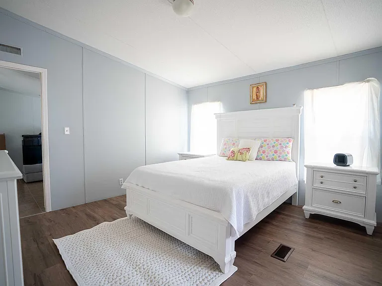 20511 N Sabine Dr — Photo 14