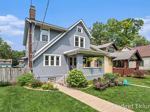 2nd image of 843 Calvin Ave SE