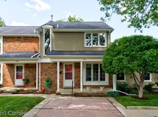 3531 Crooks Rd, Royal Oak, MI 48073