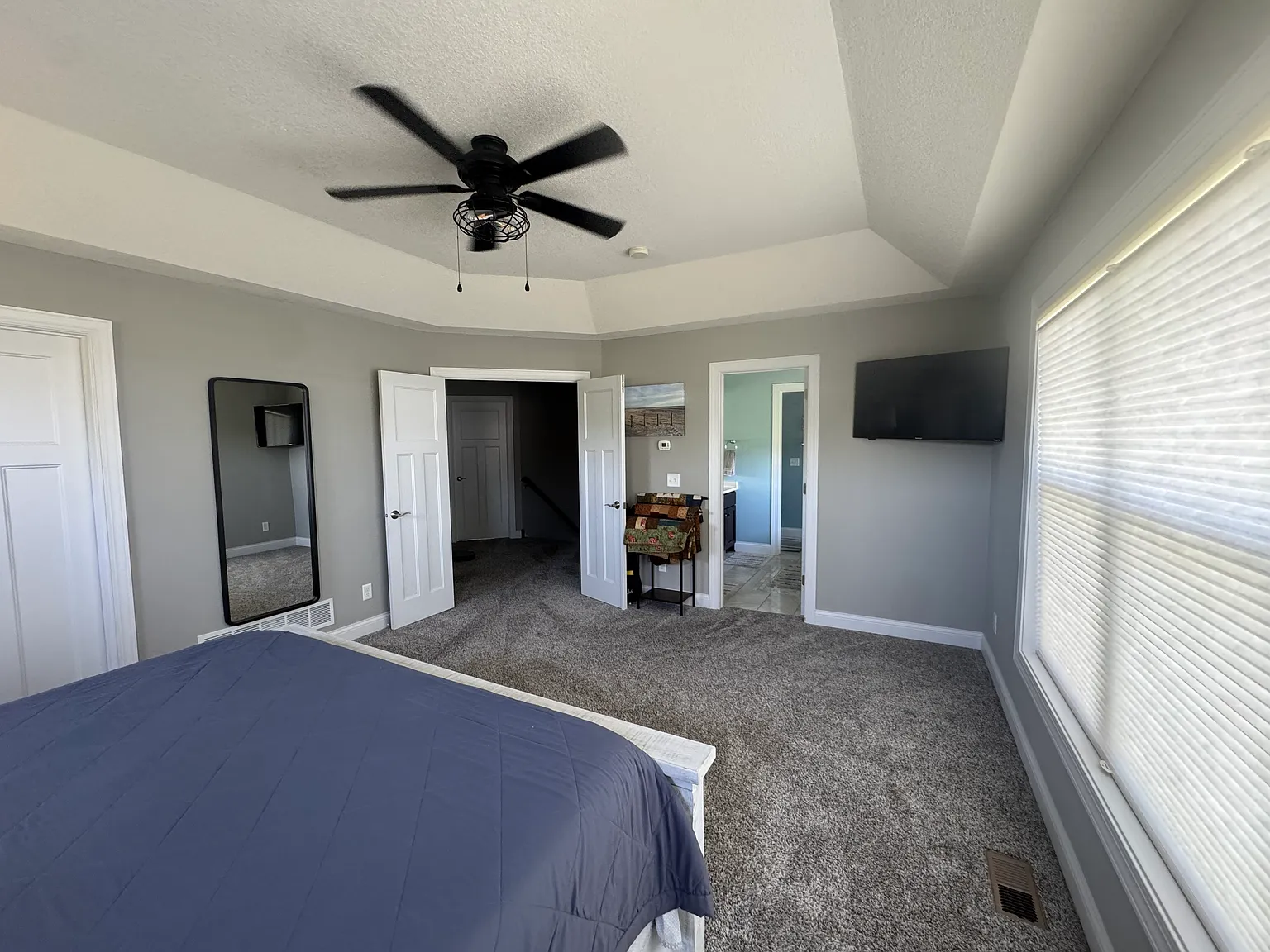 6 bed, 4409 sqft, $4,790 — Photo 3