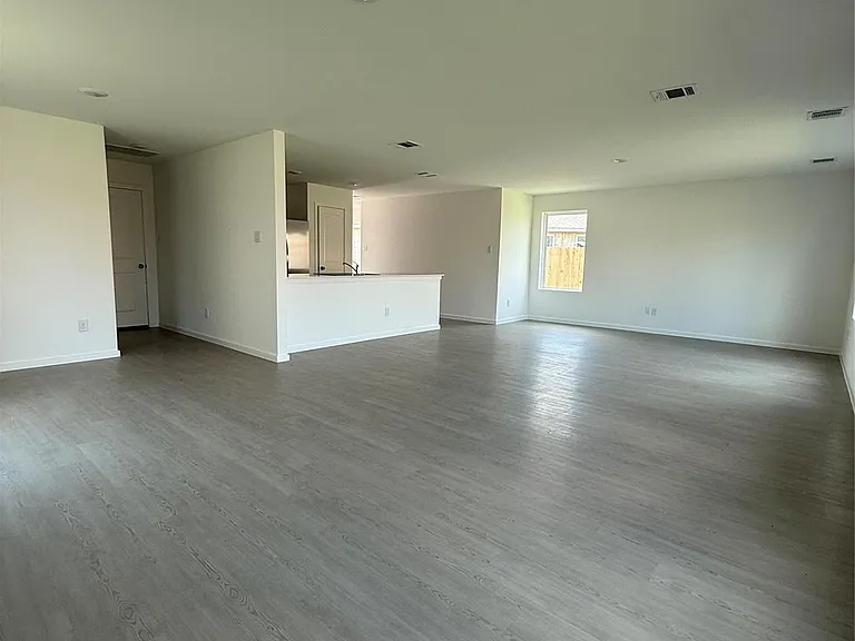 3061 Fantasy Terrace Dr — Photo 6