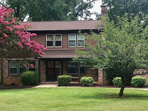 2nd image of 104 Candlewood Ct