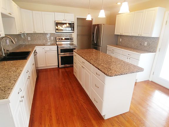 4th image of 108 Mystic Ln