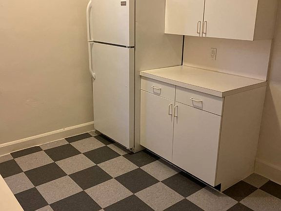 3rd image of 908 Palmer Ave