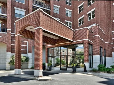 1700 Riverwoods Dr APT 605, Melrose Park, IL, 60160