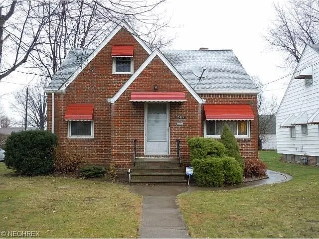 25321 Zeman Ave photo 1