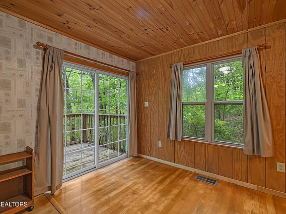 4th image of 3602 Locust Ridge Rd