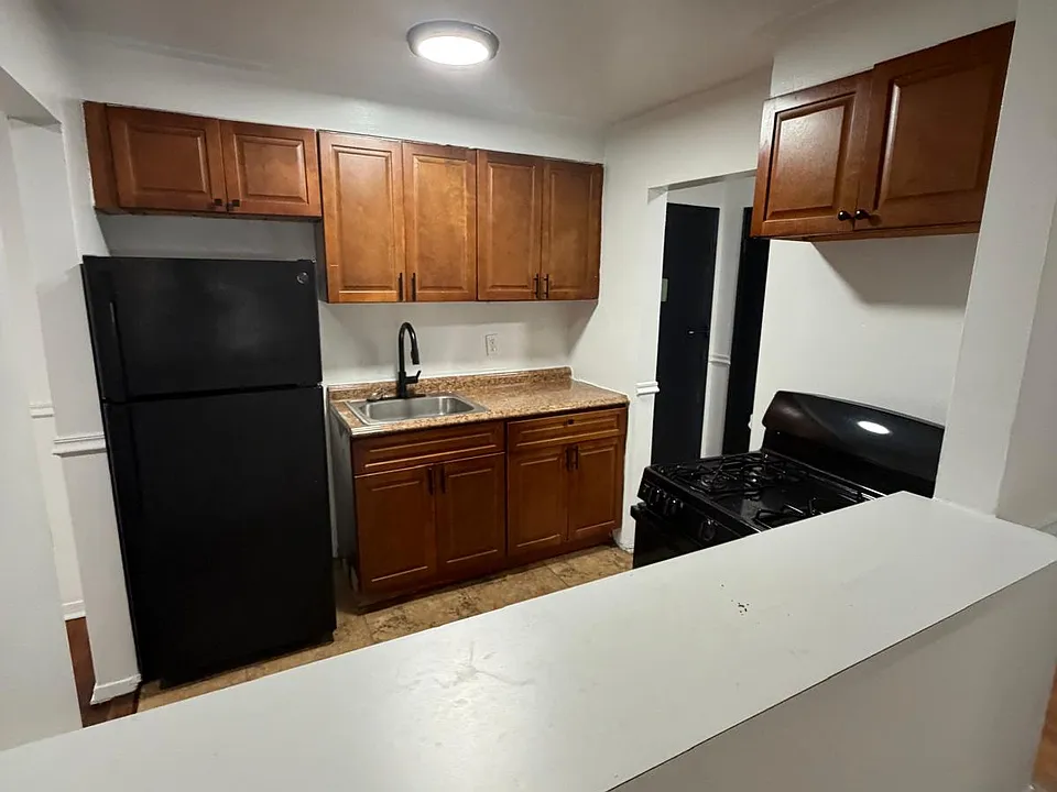 765 Vose Ave #BB6