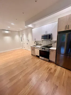 Rented by Nooklyn NYC LLC | media 17