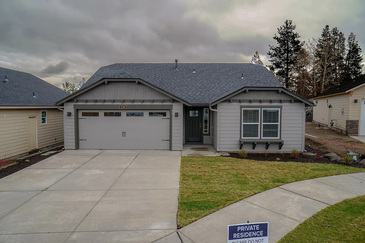 Newer single level home in Leehaven, a great development off Neff! — Photo 1