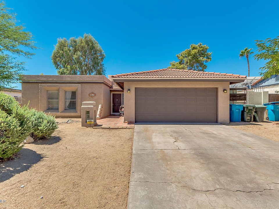 1st image of 3817 E Larkspur Dr