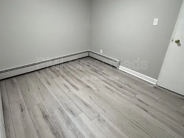 2323 Newton St #1 — Photo 11