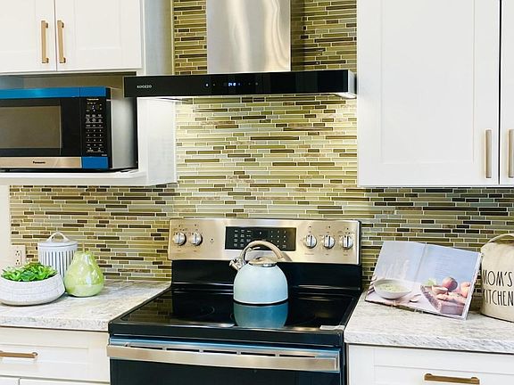 3rd image of 1381 Crailford Ct